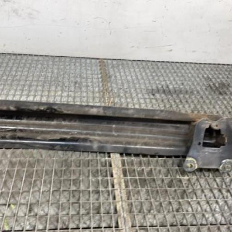 Renfort pare choc arriere (traverse) VOLKSWAGEN GOLF 5 Photo n°6