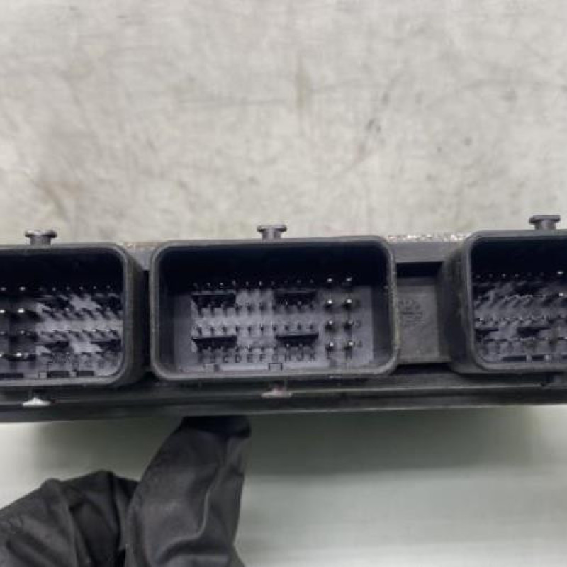 Calculateur moteur RENAULT TWINGO 2 Photo n°3