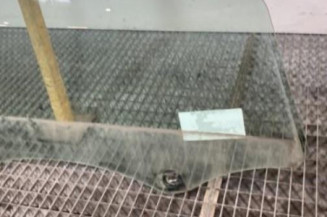 Vitre avant droit PEUGEOT 308 2