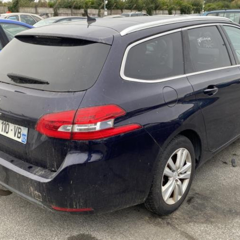 Pare boue arriere droit PEUGEOT 308 2 SW Photo n°7