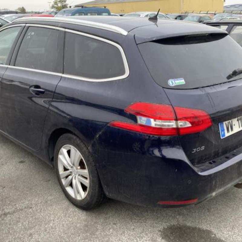 Pare boue arriere droit PEUGEOT 308 2 SW Photo n°8