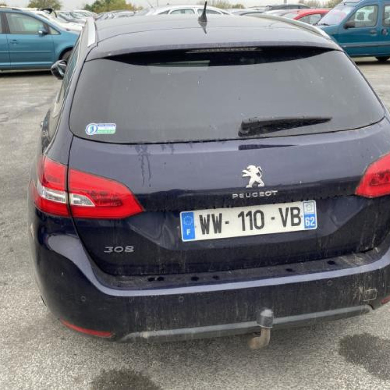 Pare boue arriere droit PEUGEOT 308 2 SW Photo n°9