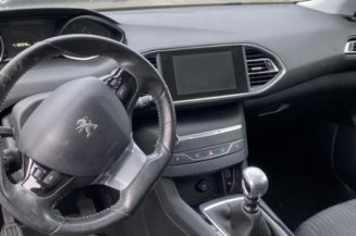 Pare boue arriere droit PEUGEOT 308 2 SW