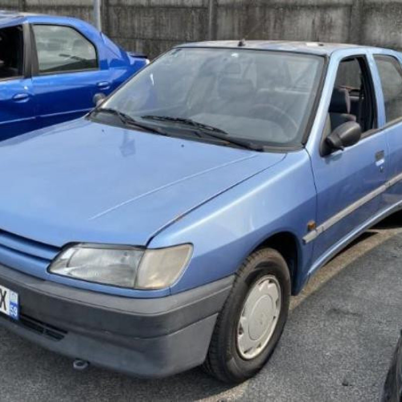 Calandre PEUGEOT 306 Photo n°5
