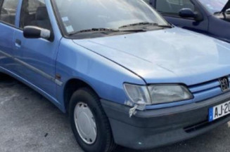 Calandre PEUGEOT 306