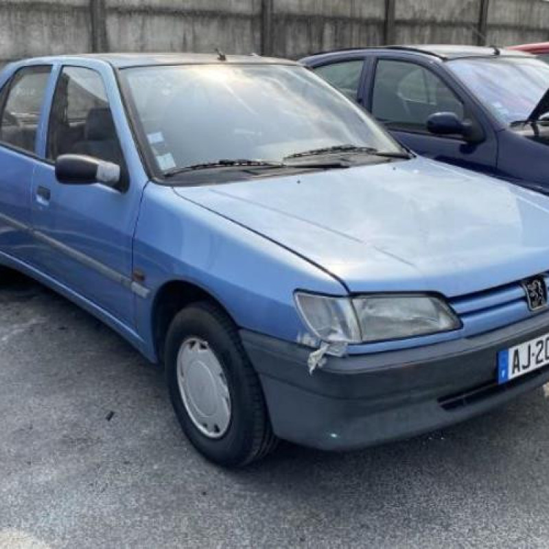 Calandre PEUGEOT 306 Photo n°6