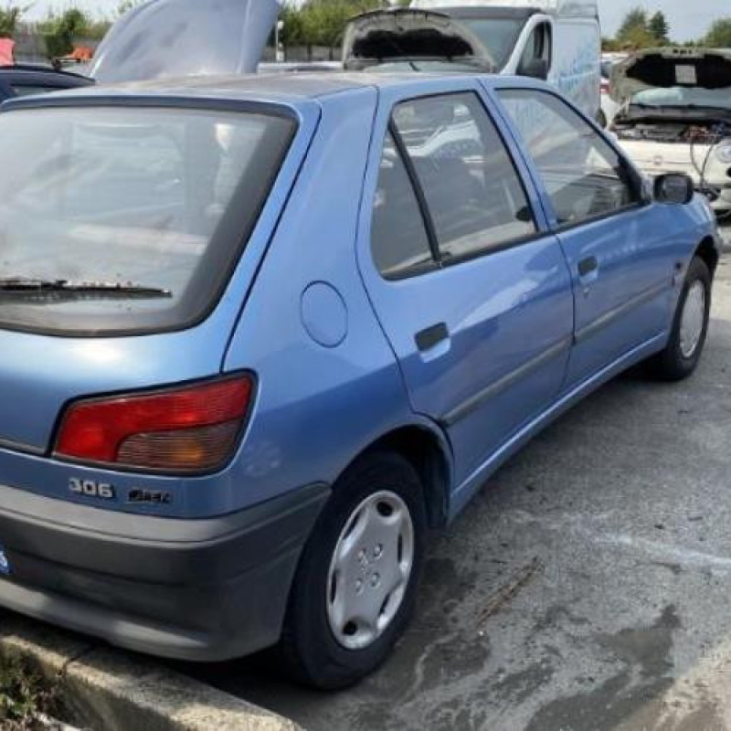 Calandre PEUGEOT 306 Photo n°7