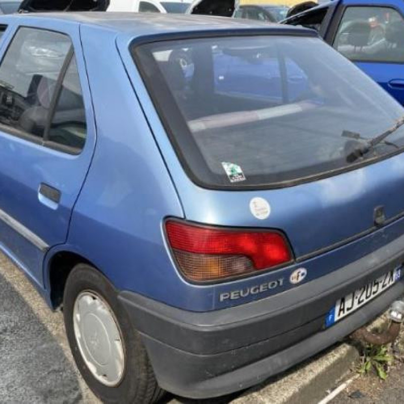 Calandre PEUGEOT 306 Photo n°8