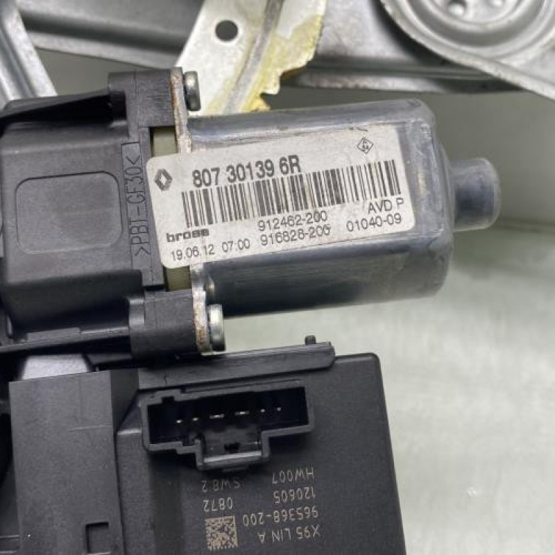 Leve vitre electrique avant droit RENAULT MEGANE 3 Photo n°4