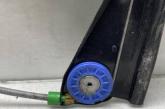 Leve vitre electrique avant gauche VOLKSWAGEN POLO 4