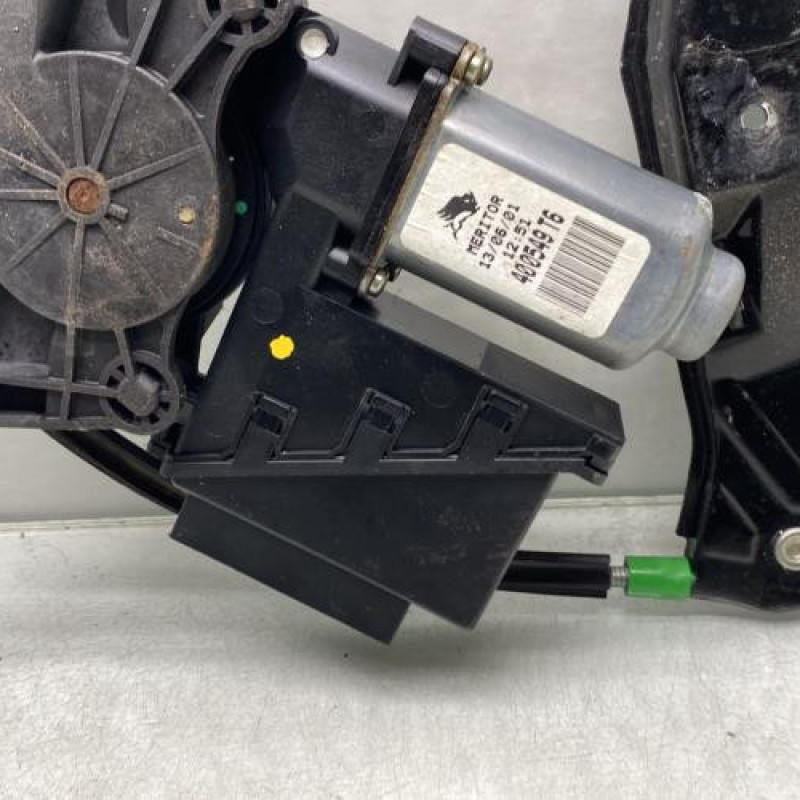 Leve vitre electrique avant droit SKODA FABIA 1 Photo n°8