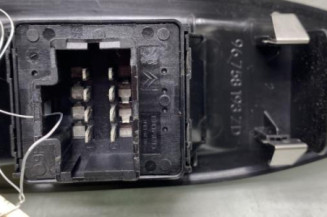 Interrupteur de leve vitre avant gauche PEUGEOT 208 1