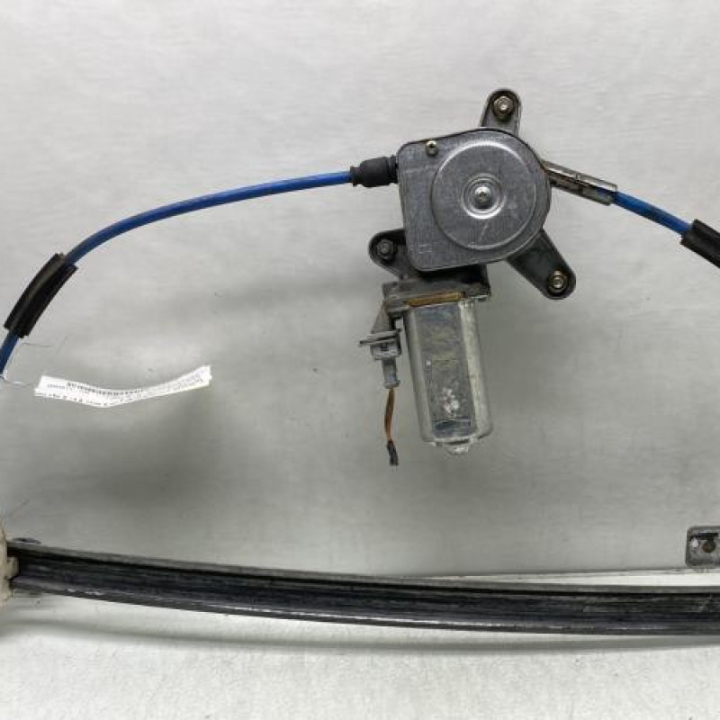 Leve vitre electrique avant droit PEUGEOT 406 Photo n°1