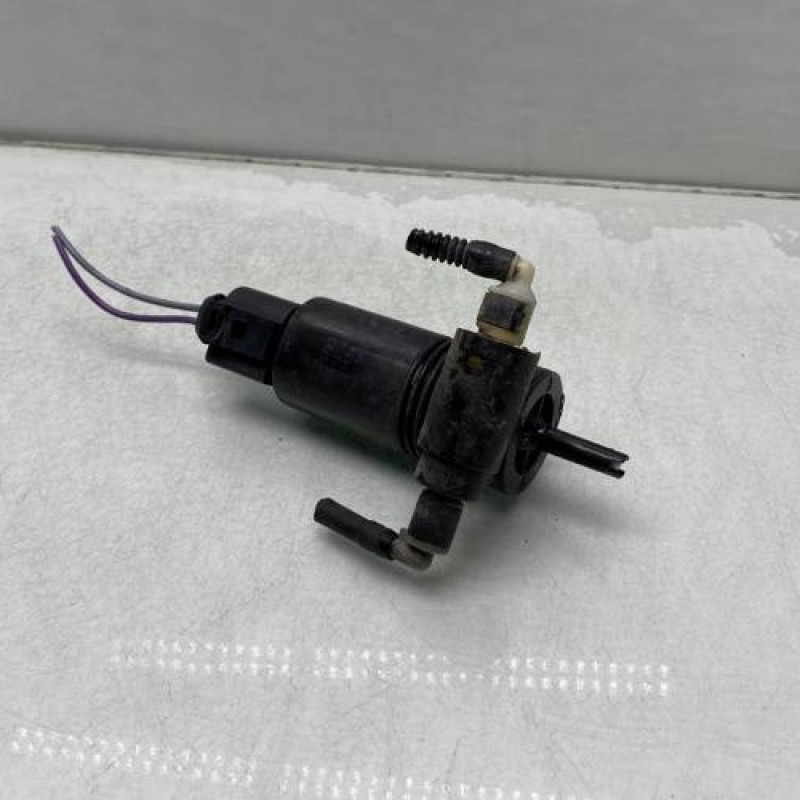 Pompe lave glace avant MERCEDES CLASSE B 246 Photo n°3