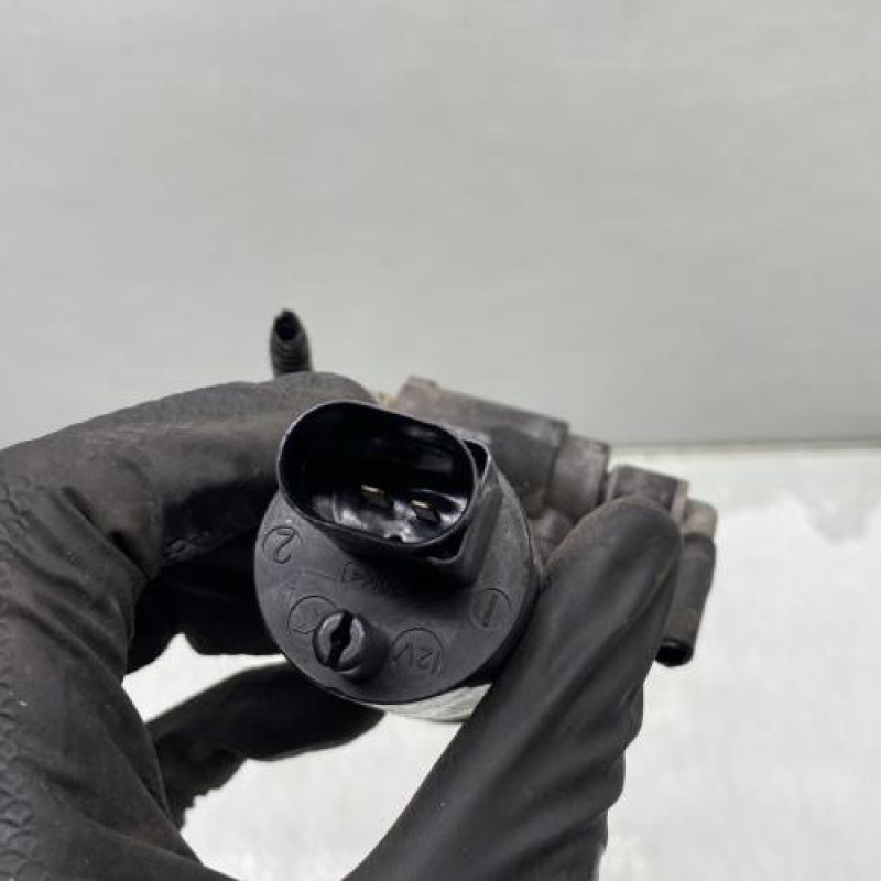 Pompe lave glace avant MERCEDES CLASSE B 246 Photo n°4