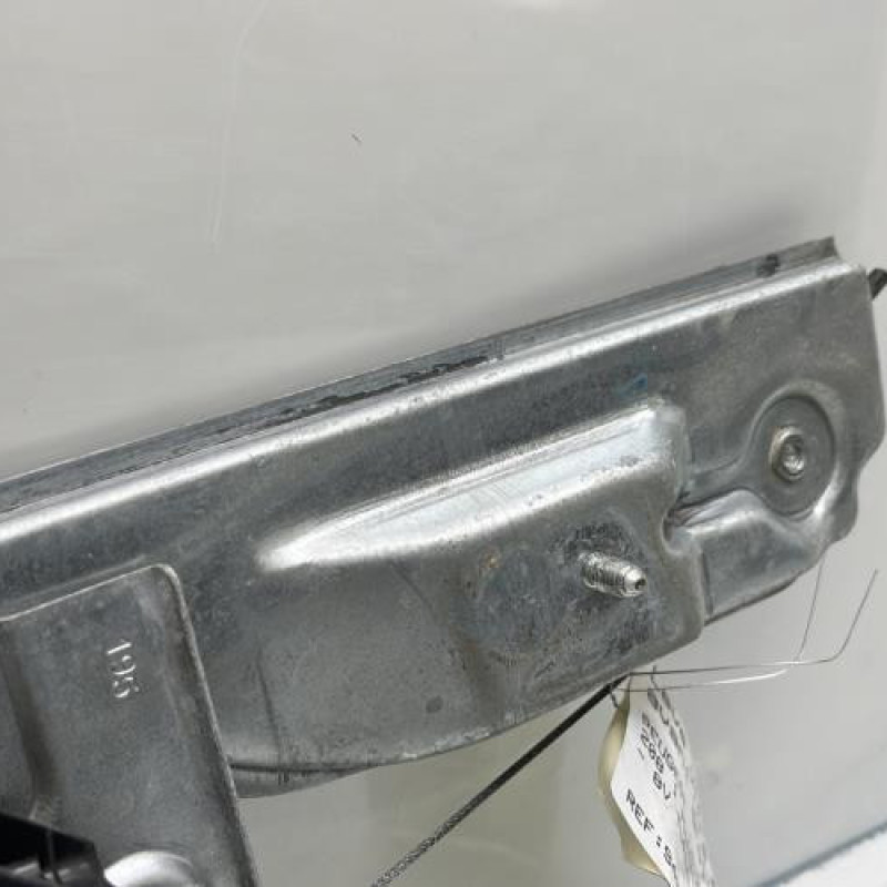 Leve vitre electrique avant droit PEUGEOT 208 1 Photo n°4