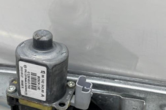Leve vitre electrique avant droit PEUGEOT 208 1