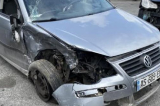 Leve vitre electrique avant gauche VOLKSWAGEN POLO 4