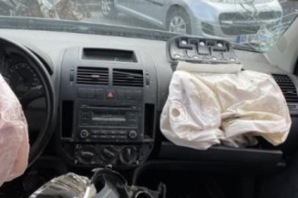 Leve vitre electrique avant gauche VOLKSWAGEN POLO 4