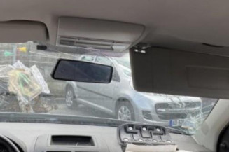 Leve vitre electrique avant gauche VOLKSWAGEN POLO 4