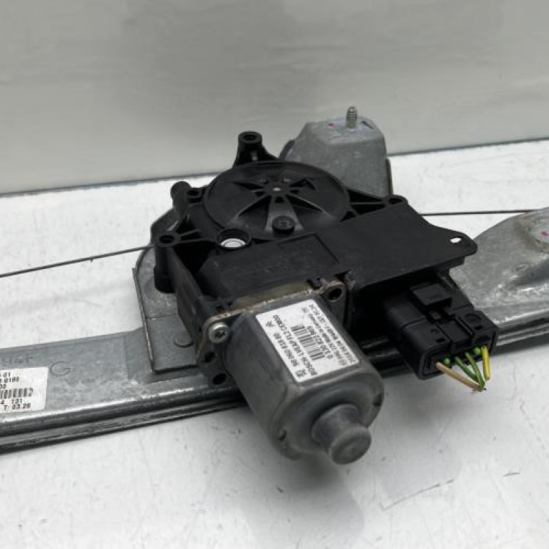 Leve vitre electrique avant gauche PEUGEOT 208 1 Photo n°4