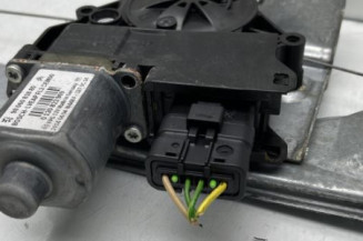 Leve vitre electrique avant gauche PEUGEOT 208 1