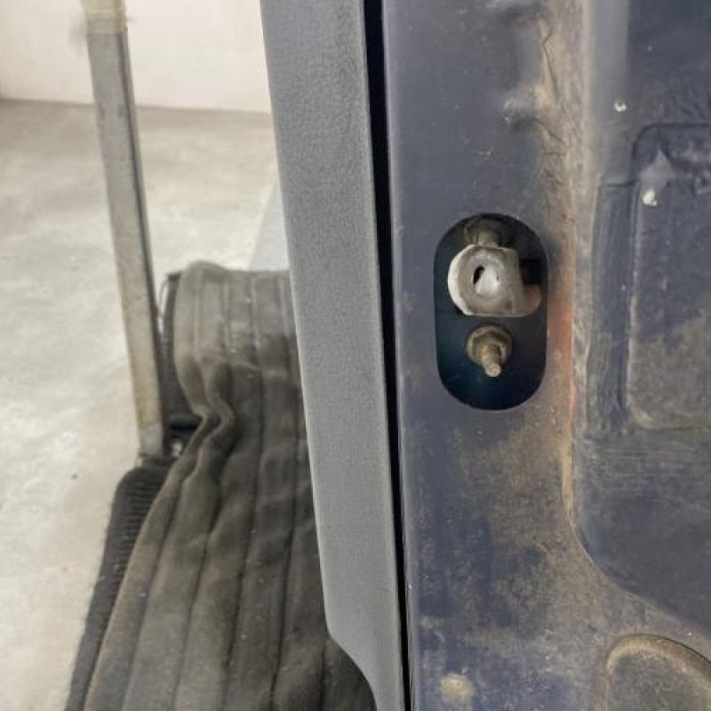 Porte avant gauche RENAULT CLIO 1 Photo n°4