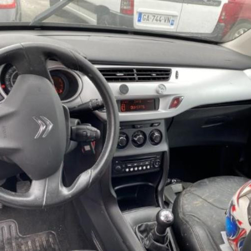 Vitre avant droit CITROEN C3 2 Photo n°18