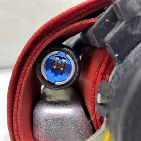 Pretensionneur de ceinture avant droit RENAULT CLIO 4
