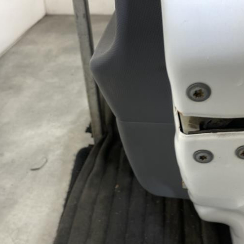 Porte avant droit PEUGEOT 107 Photo n°8