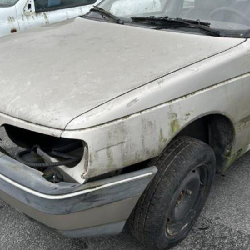 Vitre avant droit PEUGEOT 405 Photo n°8