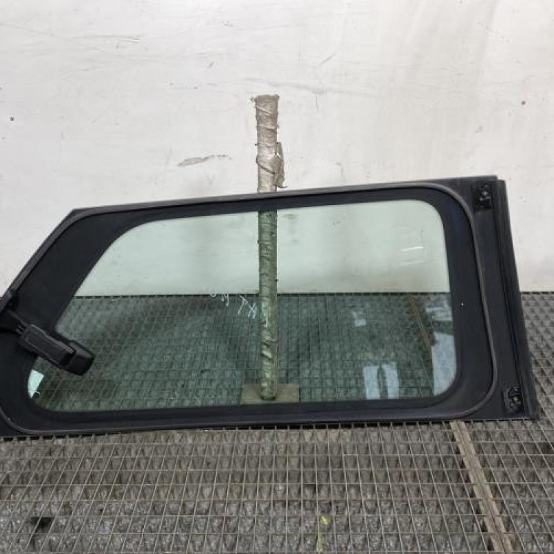 Vitre arriere gauche CITROEN C4 CACTUS Photo n°8
