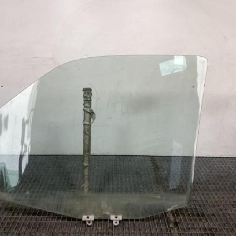 Vitre avant droit MERCEDES CLASSE V 638 Photo n°6
