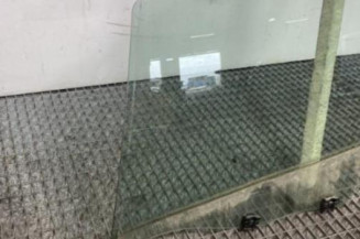 Vitre avant gauche PEUGEOT 2008 1