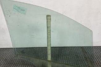 Vitre avant gauche PEUGEOT 2008 1