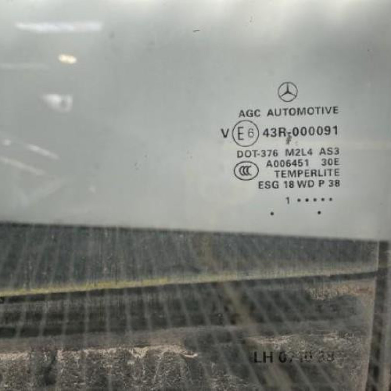 Vitre arriere gauche MERCEDES CLASSE M 166 Photo n°2