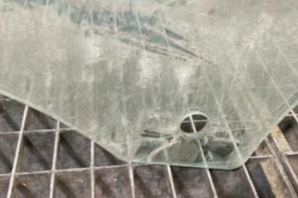 Vitre avant gauche FORD FOCUS 3