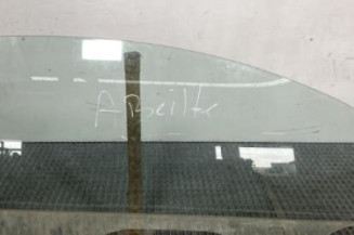 Vitre avant droit OPEL CORSA D Photo n°1