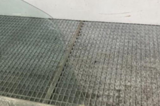 Vitre avant droit OPEL CORSA D