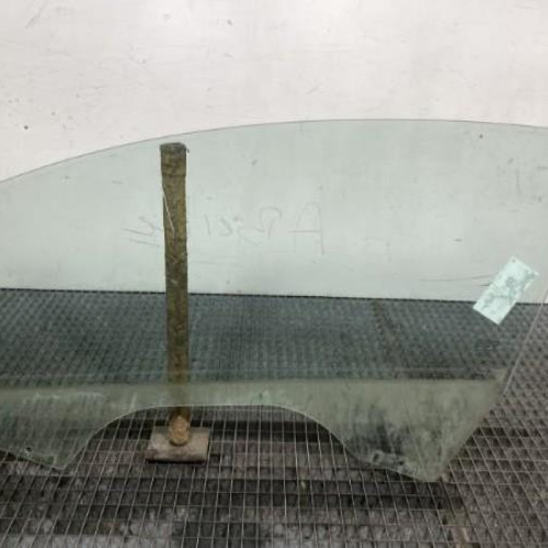 Vitre avant droit OPEL CORSA D Photo n°7