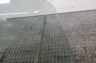 Vitre avant droit OPEL CORSA D