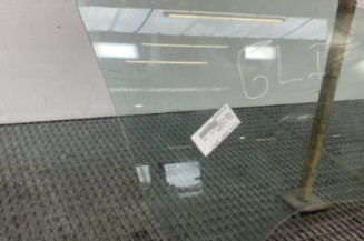 Vitre avant droit OPEL CORSA D