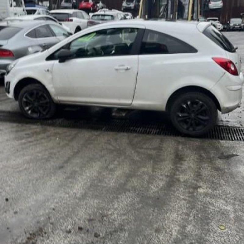 Vitre avant droit OPEL CORSA D Photo n°11