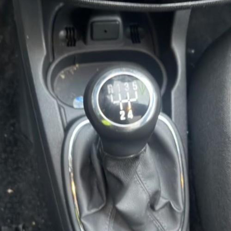 Vitre avant droit OPEL CORSA D Photo n°15