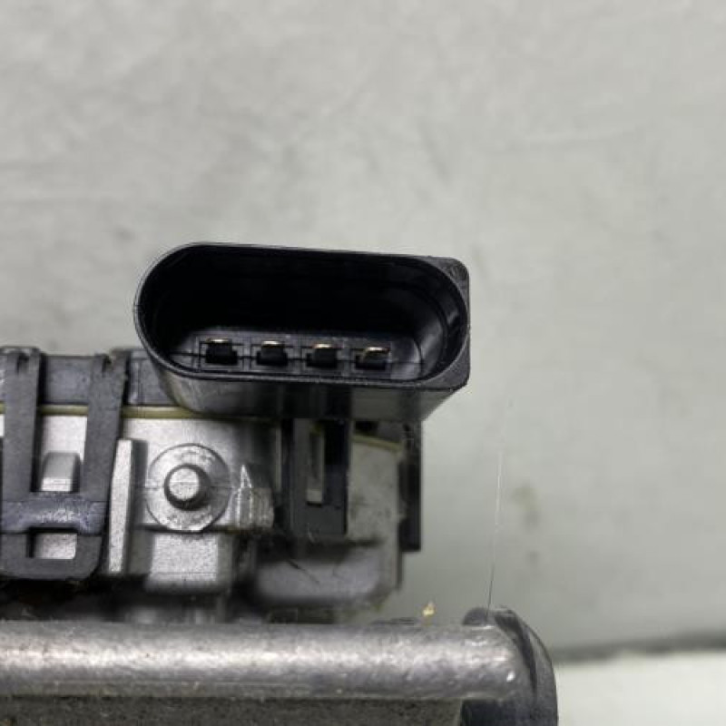 Moteur essuie glace avant FORD FIESTA 6 Photo n°4