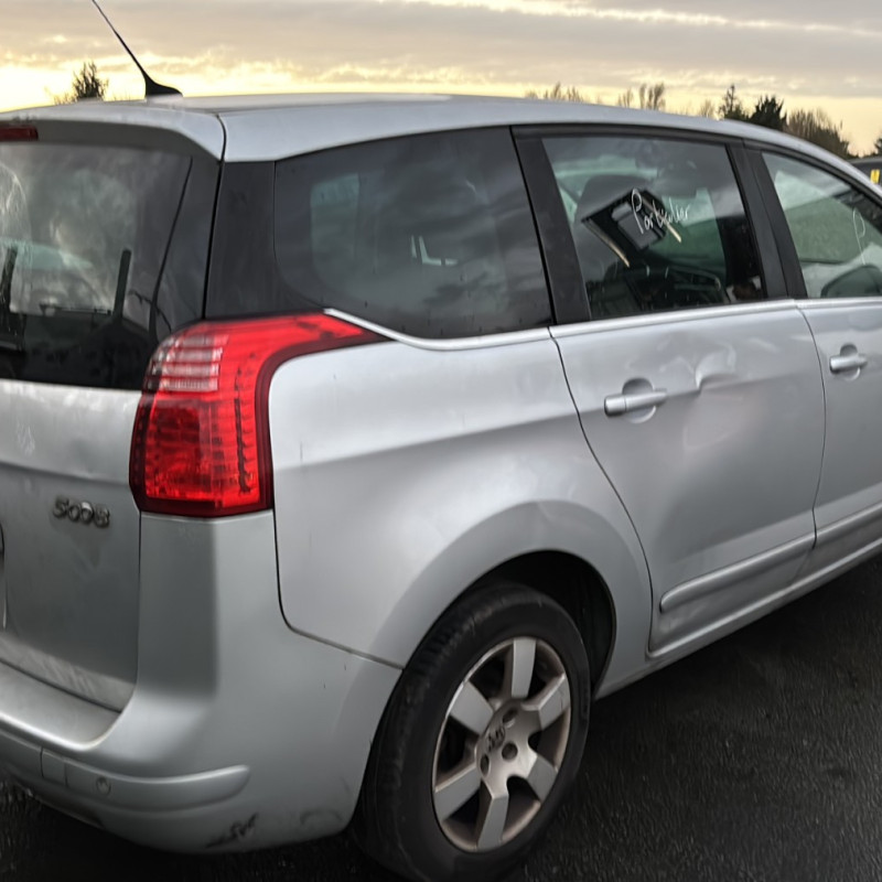 PEUGEOT 5008 1 PHASE 1 1.6 HDI - 8V TURBO Photo n°15
