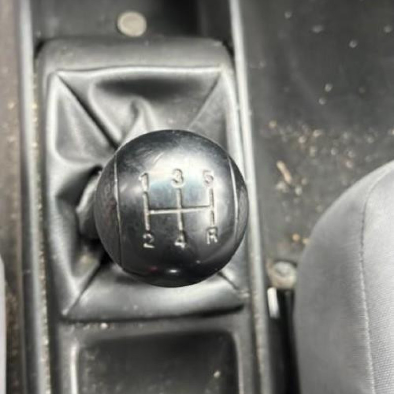 Vitre avant droit CHEVROLET AVEO 1 Photo n°14