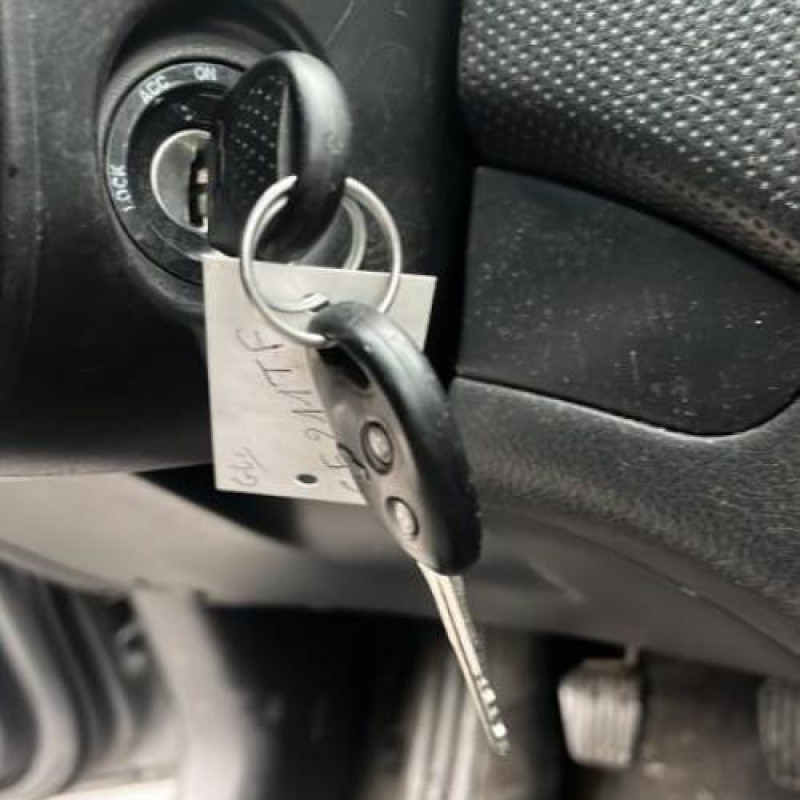Vitre avant droit CHEVROLET AVEO 1 Photo n°17
