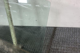 Vitre arriere droit DACIA SANDERO 2
