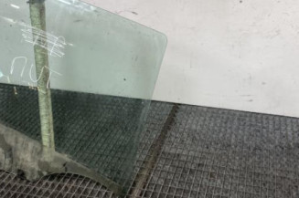 Vitre arriere droit DACIA SANDERO 2